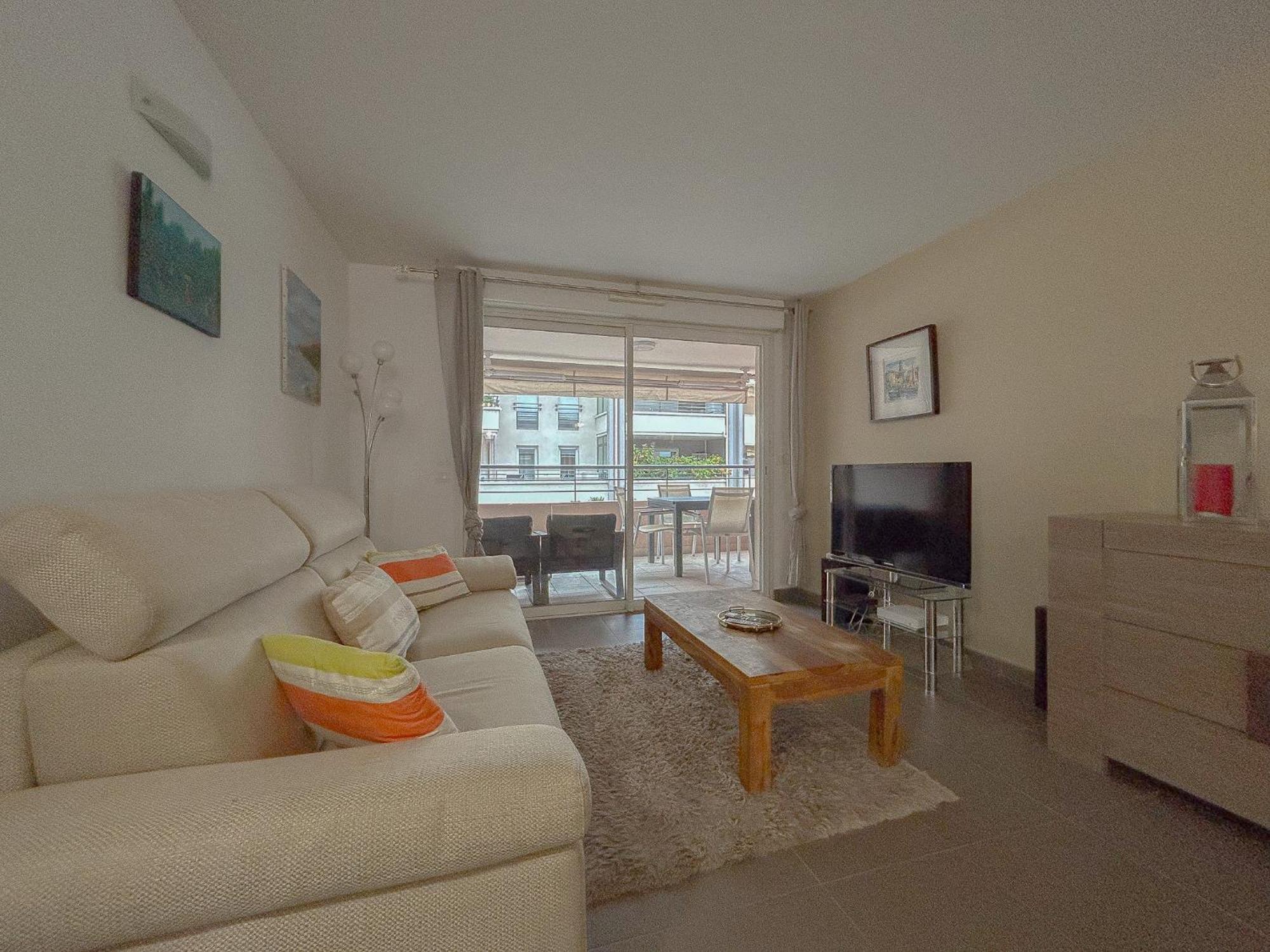 Appartement Centrale A 100 M Des Plages Rue De Provence Saint-Raphaël Exteriör bild